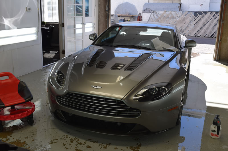 Aston Martin V12 Vantage Silver