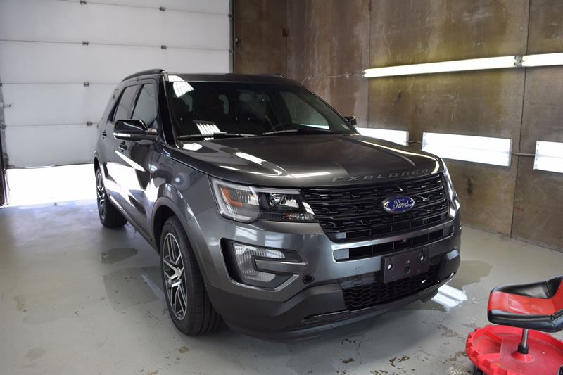 Ford Explorer 18 plat and bumper