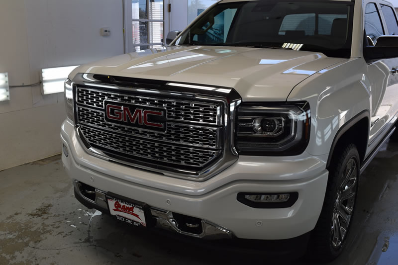 GMC Sierra Denali White