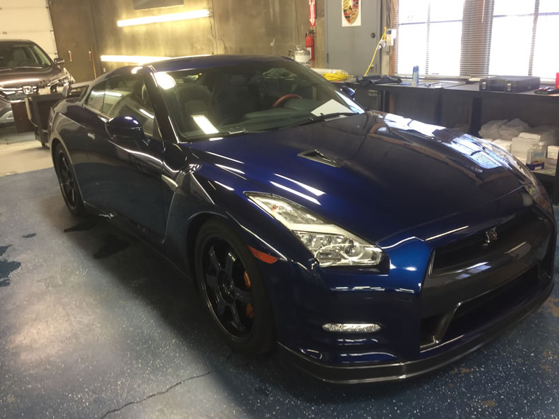 Nissan GTR 24" Platinum and Bumper