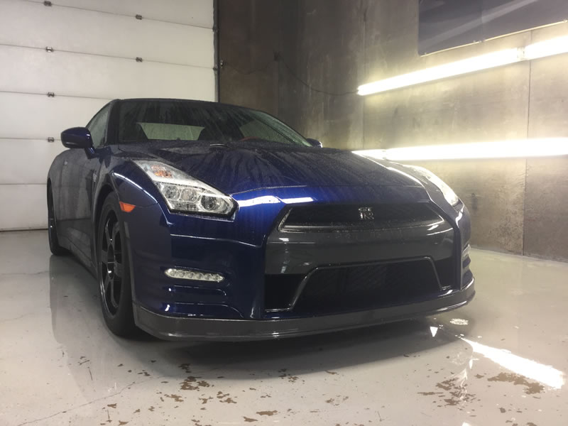 Nissan GTR 24" Platinum and Bumper