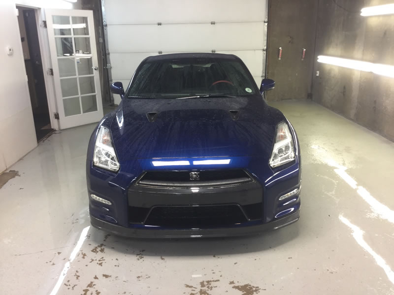 Nissan GTR 24" Platinum and Bumper