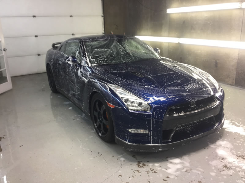 Nissan GTR 24" Platinum and Bumper