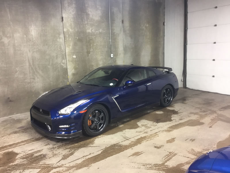 Nissan GTR 24" Platinum and Bumper