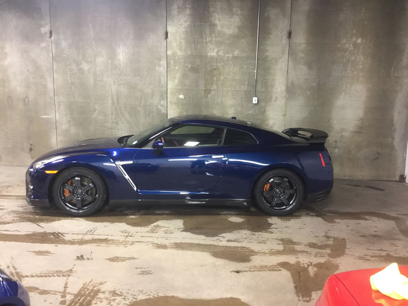 Nissan GTR 24" Platinum and Bumper