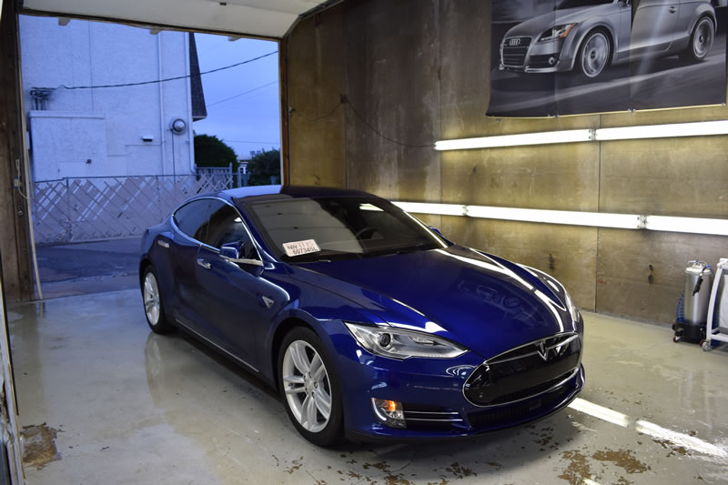 Tesla 24in Platinum with Tint and Opti Coat