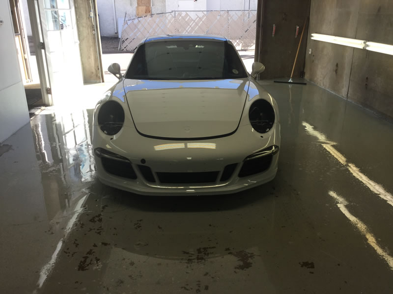 Porsche 911 GTS 24" Platinum and Bumper