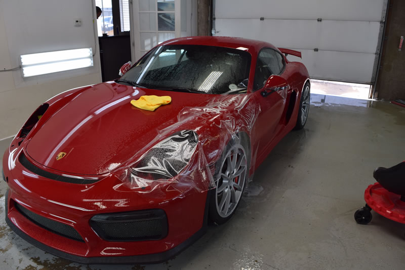 Porsche Cayman GT4