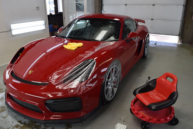Porsche Cayman GT4