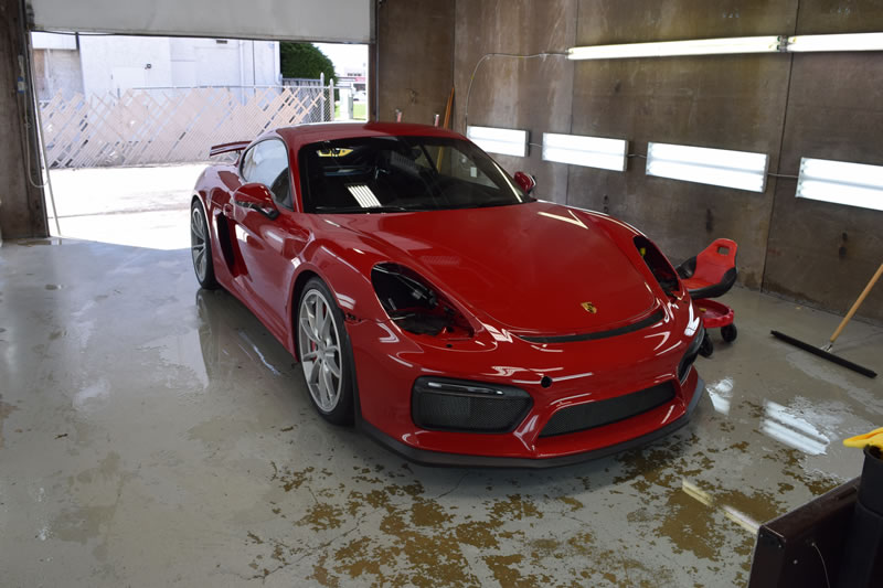 Porsche Cayman GT4