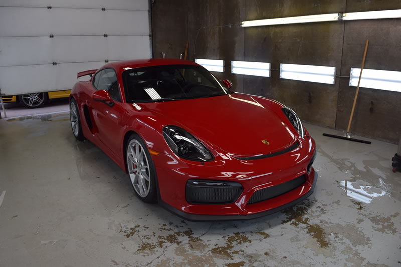 Porsche Cayman GT4