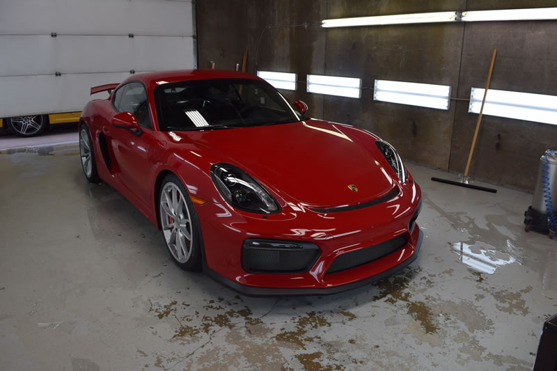 Porsche Cayman GT4