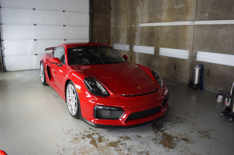 Porsche GT4 Red