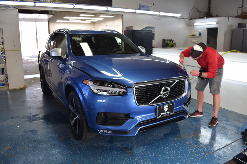 Blue Volvo XC90 Type R