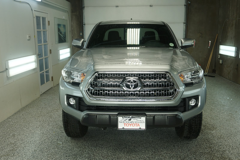 Toyota Tacoma 18′ Platinum Package