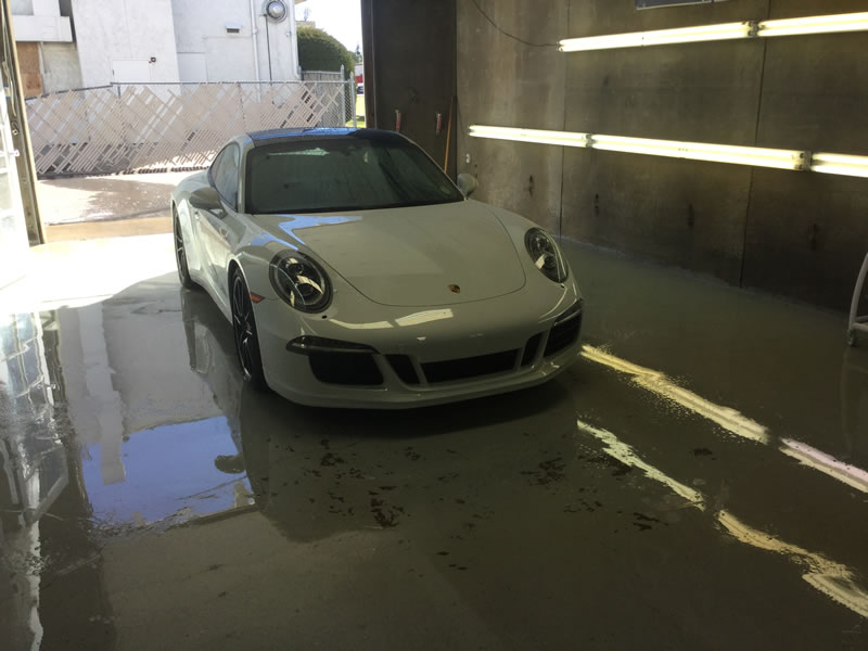 Porsche 911 GTS 24″ Platinum and Bumper